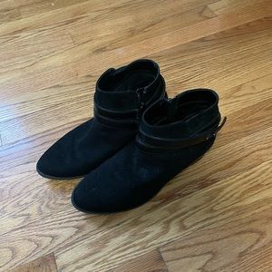 Black LC Lauren Conrad heeled short boot